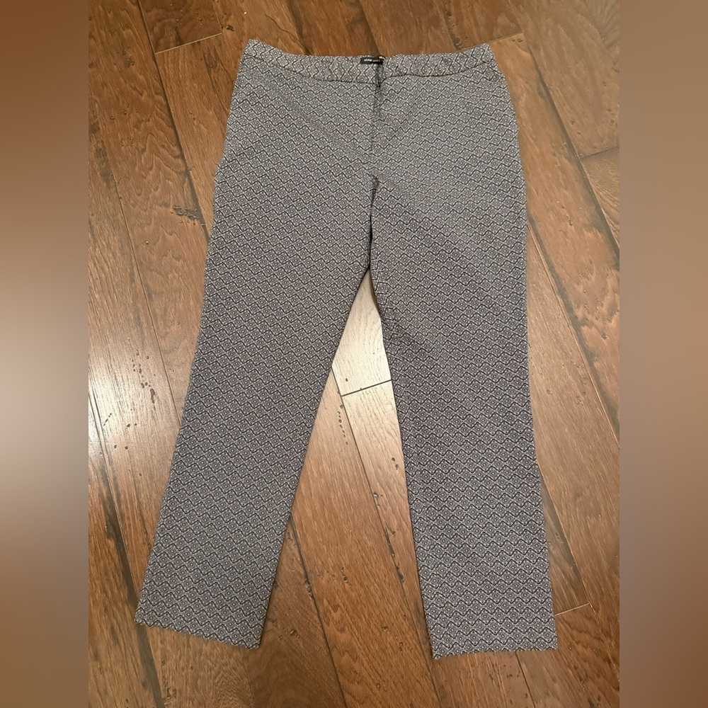 Mario Serrani Size 16 Women's Black and Gray Patterned Pants